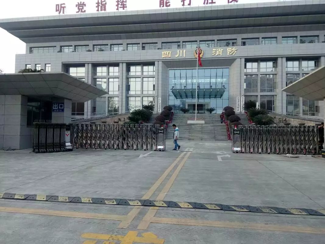 常州天宁区常州天宁区四川消防总队伸缩门